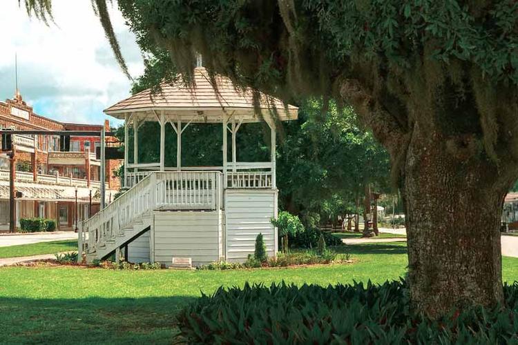 The Story of Avon Park’s Nickname “City of Charm”